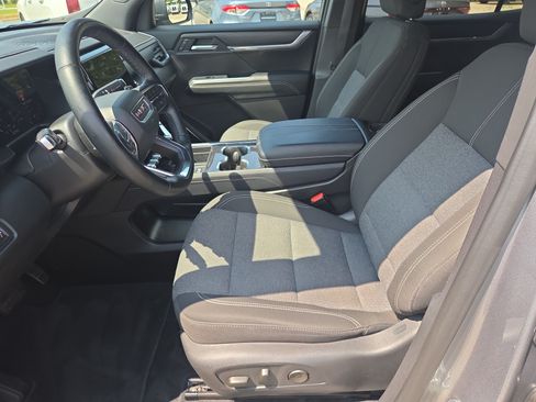 Used 2025 GMC Acadia Elevation FWD image 5