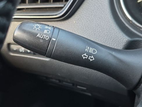 Used 2020 Nissan Rogue SV FWD image 25