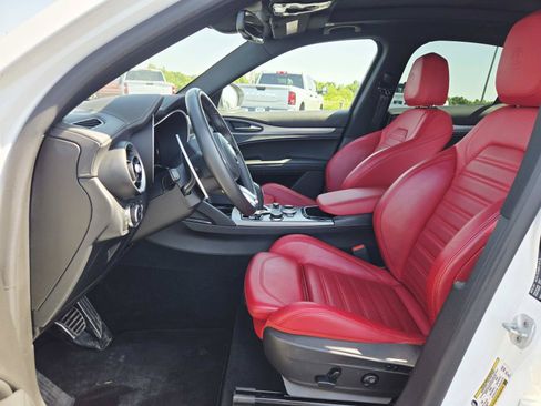 Used 2024 Alfa Romeo Stelvio Veloce AWD/4WD image 13