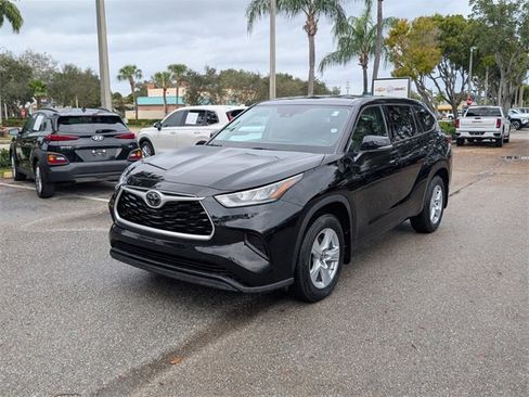 Used 2020 Toyota Highlander L image 3