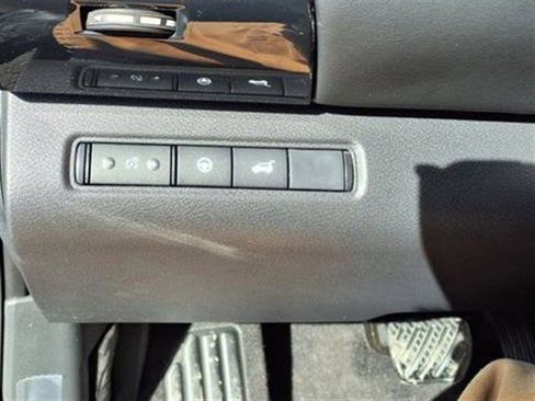 New 2025 Nissan Pathfinder SV image 21