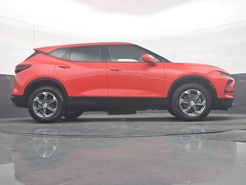 Used 2025 Chevrolet Blazer LT FWD image 33