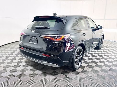 Used 2027 Honda HR-V EX-L image 3