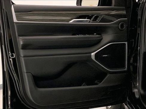 Used 2022 Jeep Wagoneer Series II w/ Premium Group I image 24