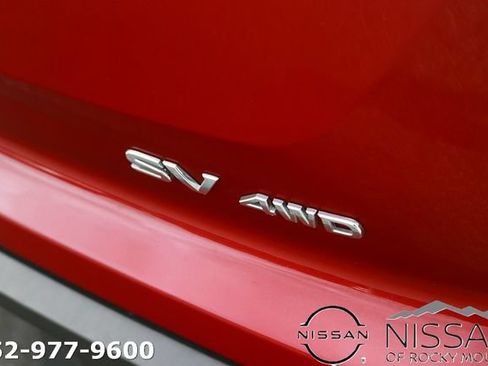 Used 2024 Nissan Pathfinder SV AWD/4WD image 7