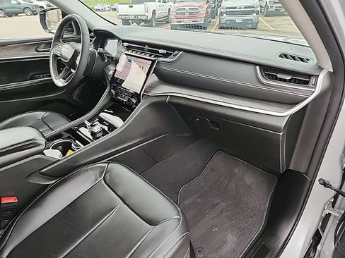 Used 2023 Jeep Grand Cherokee Limited w/ Luxury Tech Group II AWD/4WD image 57
