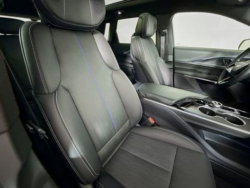 Used 2025 Cadillac Lyriq Luxury image 29