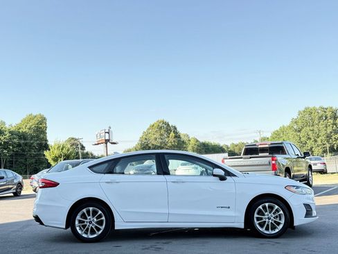 Used 2019 Ford Fusion SE FWD image 5