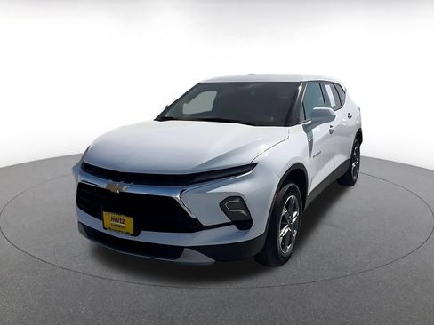 Used 2026 Chevrolet Blazer LT FWD image 4