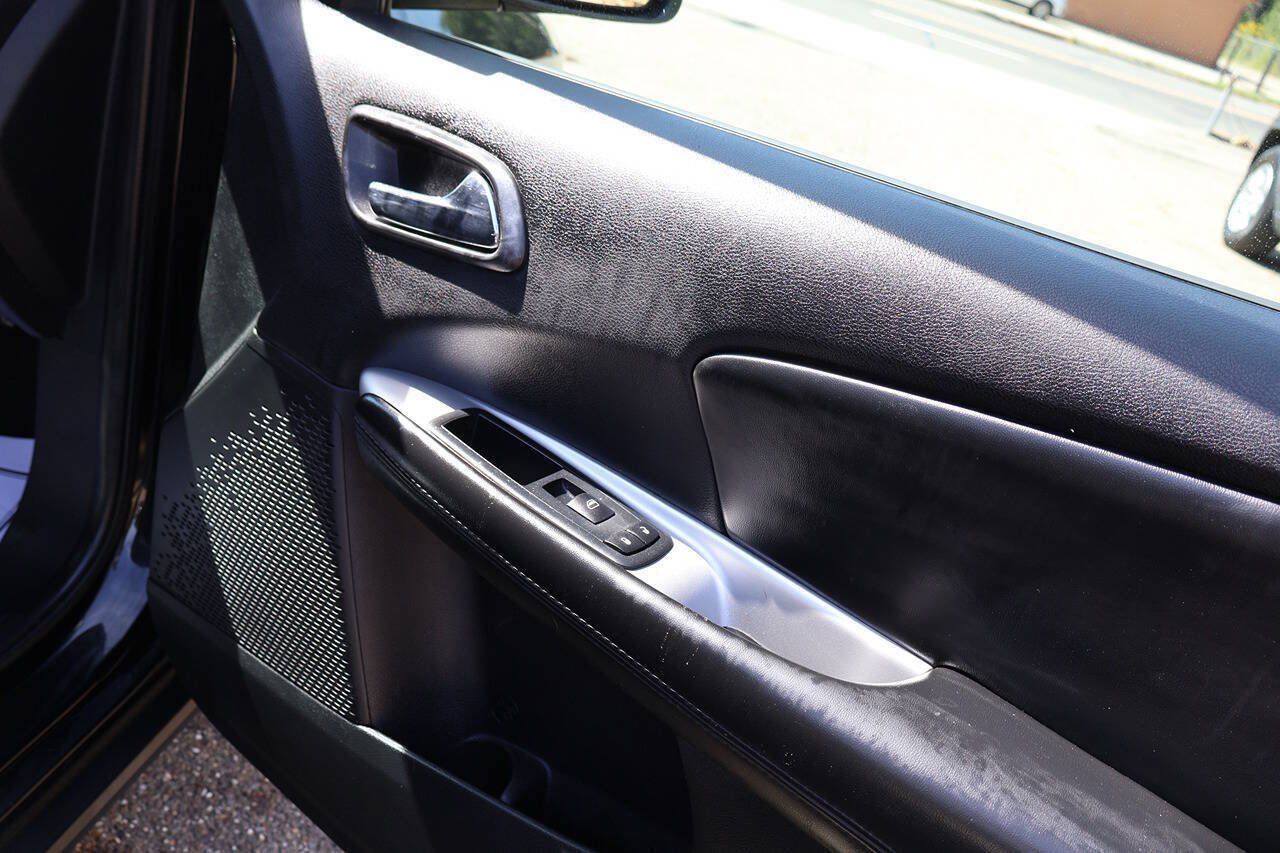 Used 2014 Dodge Journey SXT w/ Flexible Seating Group FWD image 18