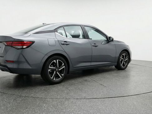 Used 2025 Nissan Sentra SV FWD image 9