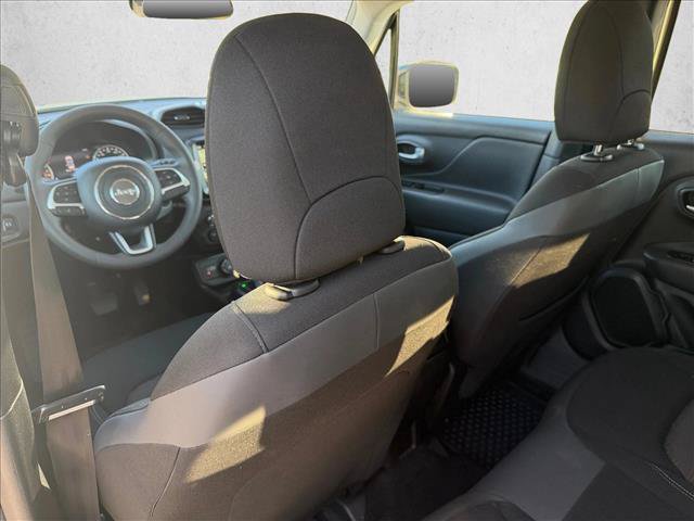 Used 2023 Jeep Renegade Latitude AWD/4WD image 18