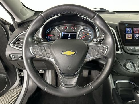 Used 2018 Chevrolet Malibu LT FWD image 14
