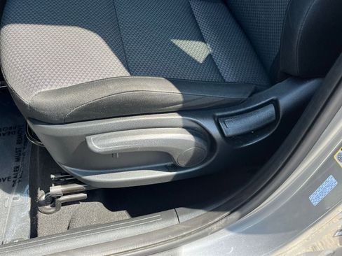 Used 2025 Kia Soul LX w/ LX Technology Package FWD image 22