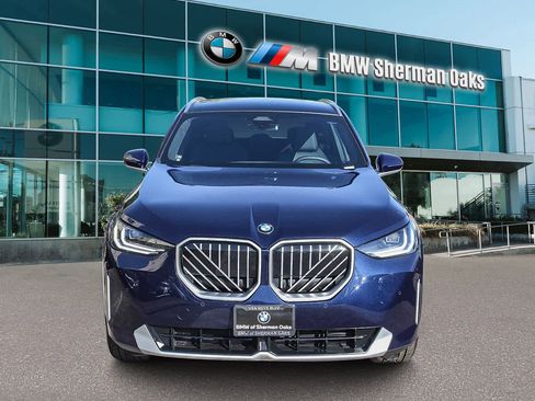 Used 2025 BMW X3 xDrive30i w/ Convenience Package image 2