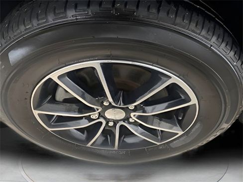 Used 2017 Dodge Grand Caravan GT image 41