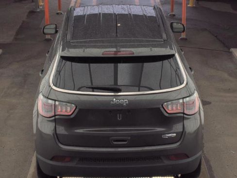 Used 2018 Jeep Compass Latitude FWD image 5