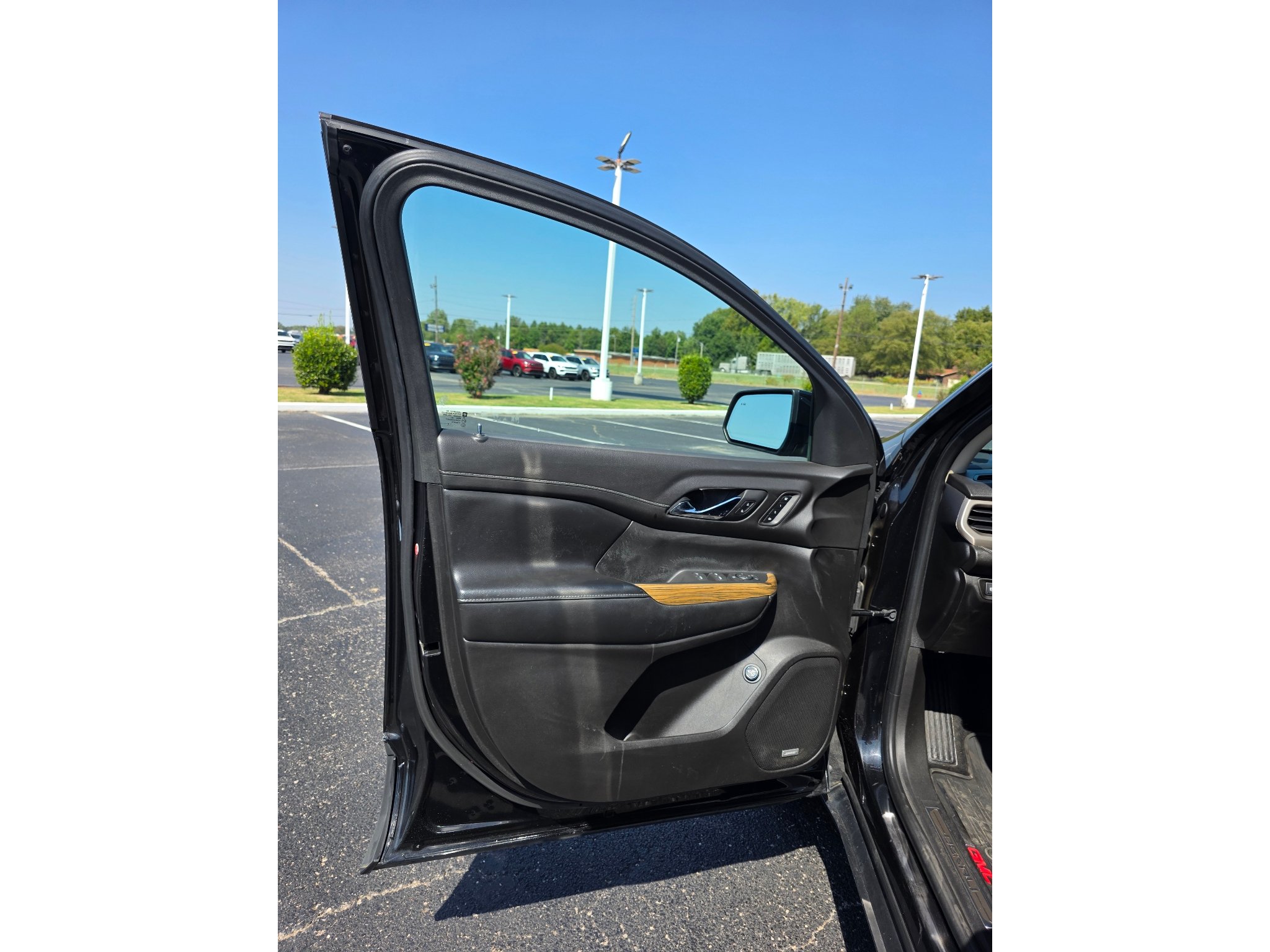 Used 2019 GMC Acadia Denali w/ Technology Package AWD/4WD image 12