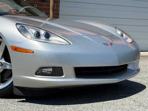 Used 2005 Chevrolet Corvette Convertible w/ Preferred Equipment Group RWD image 34
