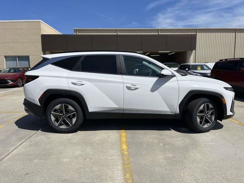 New 2026 Hyundai Tucson SEL FWD image 2