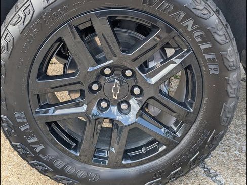 Used 2024 Chevrolet Silverado 1500 Custom Trail Boss w/ LPO, Dark Essentials Package AWD/4WD image 25