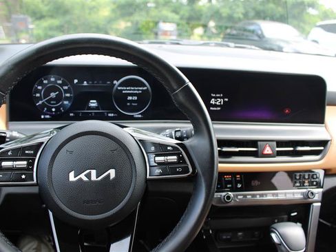 Used 2024 Kia Seltos EX FWD image 16