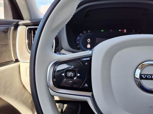 Certified 2023 Volvo XC60 B5 Plus image 28