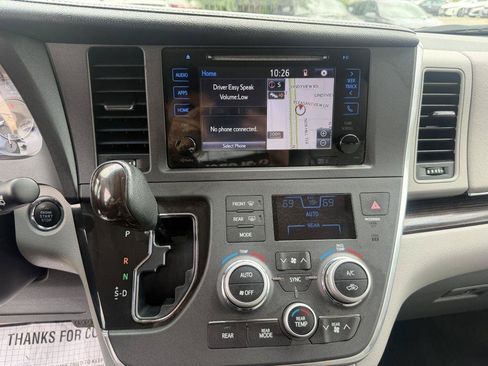Used 2017 Toyota Sienna XLE Premium w/ Outdoor Package AWD/4WD image 16