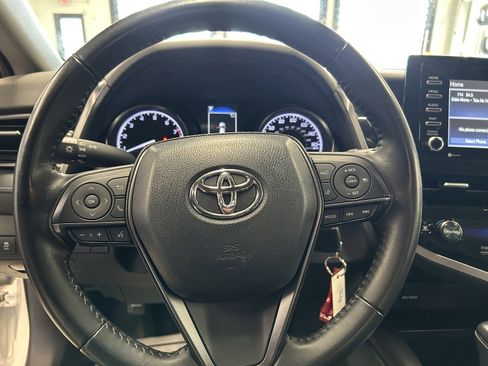 Used 2023 Toyota Camry SE image 22