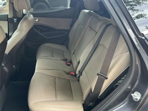 Used 2018 Hyundai Santa Fe Sport FWD image 17
