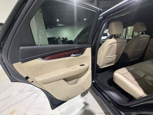 Used 2018 Cadillac XT5 Luxury w/ Driver Awareness Package FWD image 26
