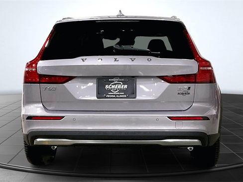 New 2026 Volvo V60 B5 Cross Country Plus w/ Climate Package image 5