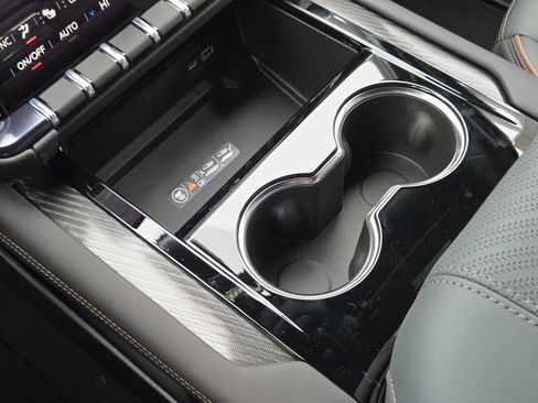 New 2026 GMC Yukon XL AT4 w/ AT4 Premium Plus Package image 17