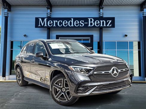 New 2025 Mercedes-Benz GLC 350e 4MATIC image 1