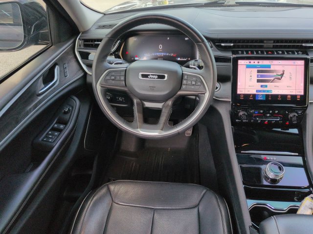 Used 2022 Jeep Grand Cherokee L Limited w/ Luxury Tech Group II RWD image 16