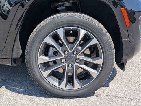 Used 2022 Jeep Grand Cherokee Overland w/ Advanced Protech Group III image 10