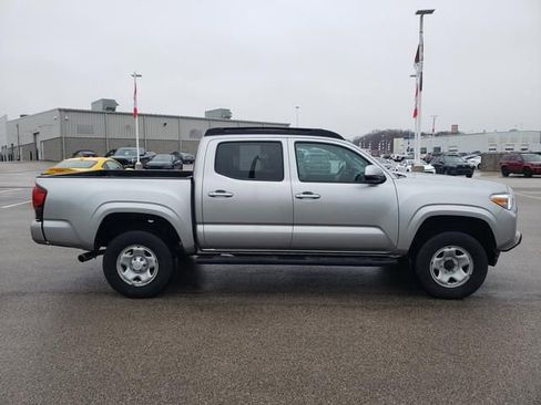 Used 2023 Toyota Tacoma SR AWD/4WD image 4