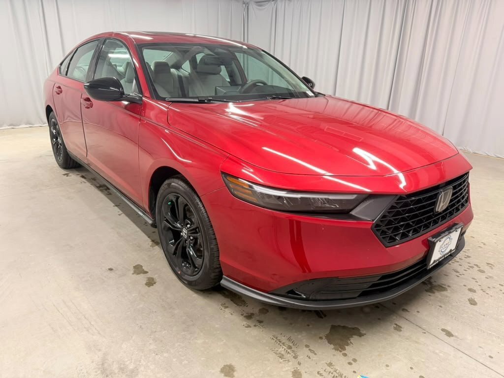 Certified 2025 Honda Accord SE image 2