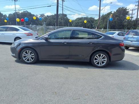 Used 2016 Chrysler 200 Limited w/ Convenience Group FWD image 4