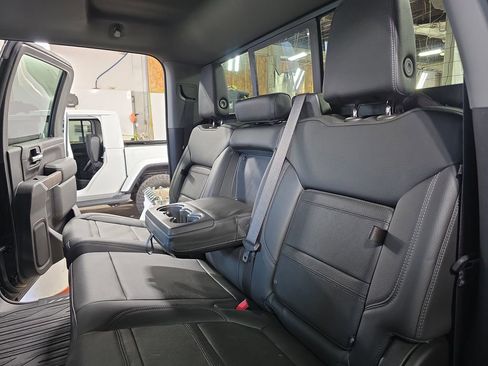 Used 2023 GMC Sierra 2500 Denali AWD/4WD image 13