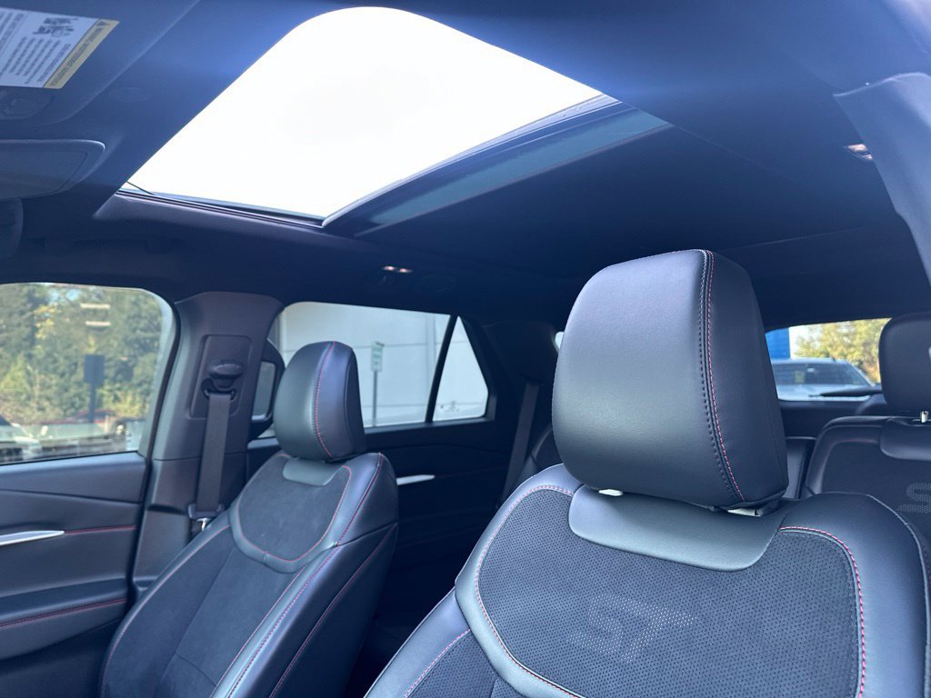 Used 2025 Ford Explorer ST w/ Sun And Sound Package AWD/4WD image 15