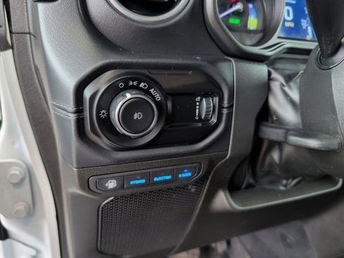 Used 2024 Jeep Wrangler High Altitude AWD/4WD image 32