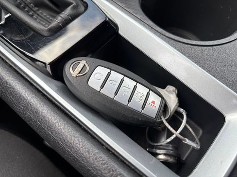 Used 2025 Nissan Altima 2.5 SV FWD image 21