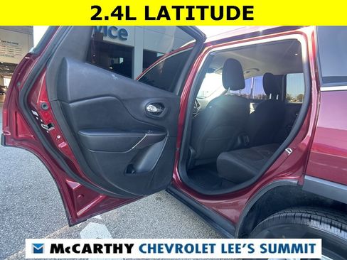 Used 2019 Jeep Cherokee Latitude w/ Popular Appearance Group image 30
