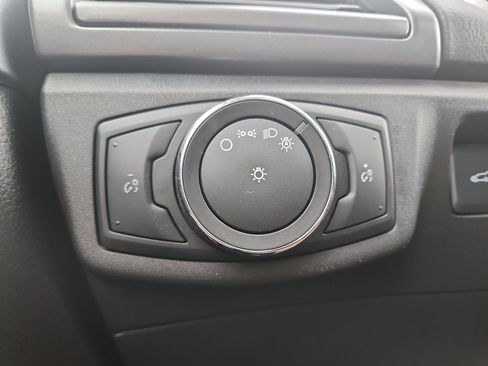 Used 2016 Ford Fusion SE image 31