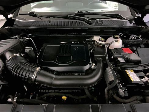 Used 2025 Chevrolet Blazer LT image 10