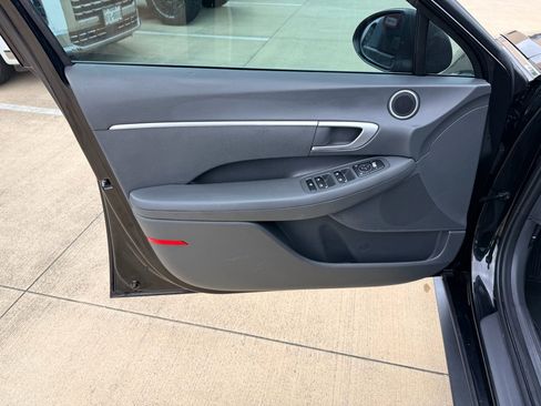 Used 2022 Hyundai Sonata SE w/ Cargo Package FWD image 10