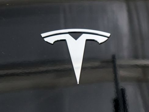 Used 2023 Tesla Model Y Performance image 46