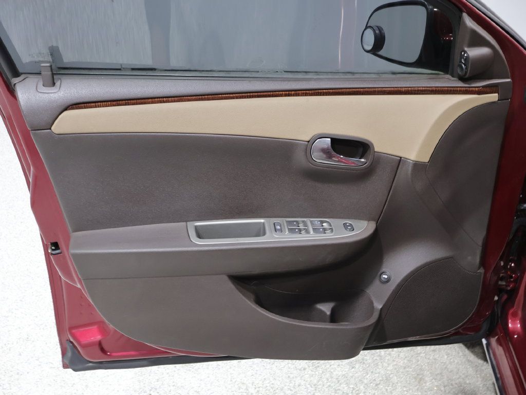 Used 2008 Chevrolet Malibu LTZ FWD image 19