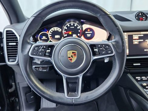 Used 2021 Porsche Cayenne w/ Driver Memory Package image 68